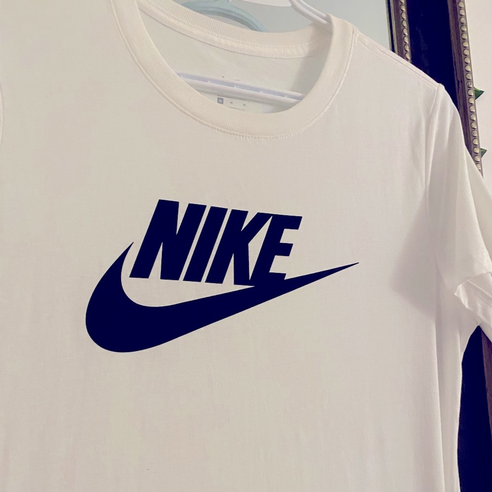 Nike T-shirt